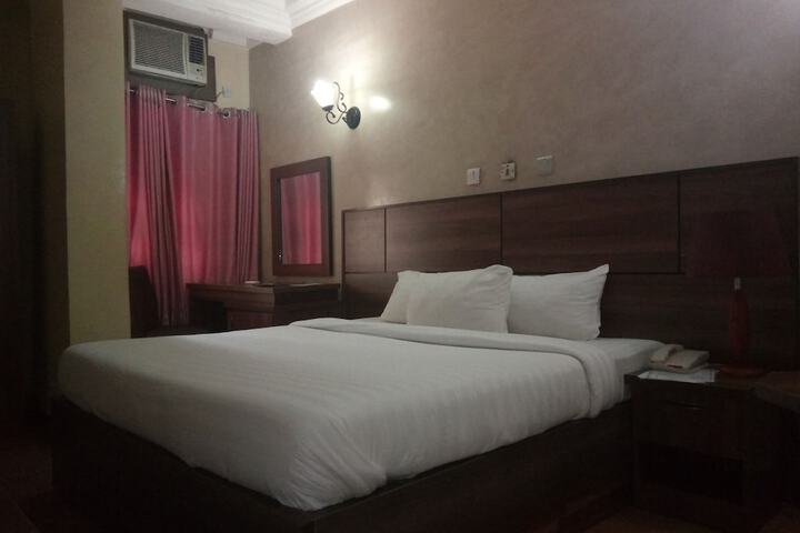 Room 4 of 22