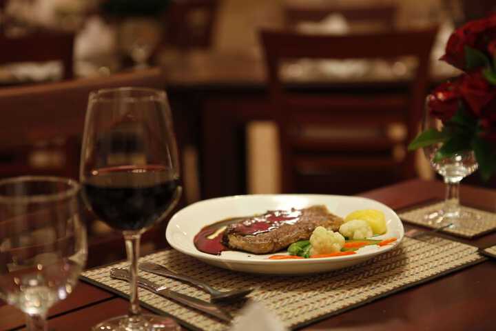Dining 54 of 75