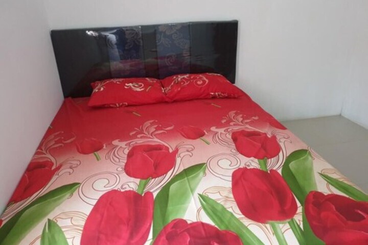 Room 4 of 16
