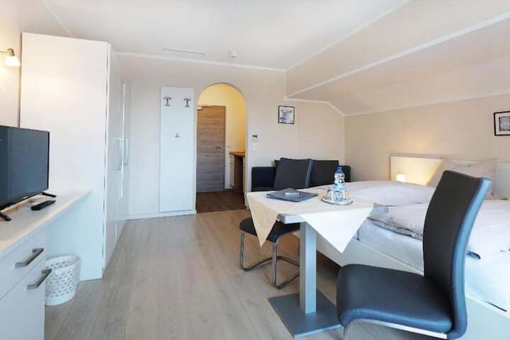 Room 11 of 56