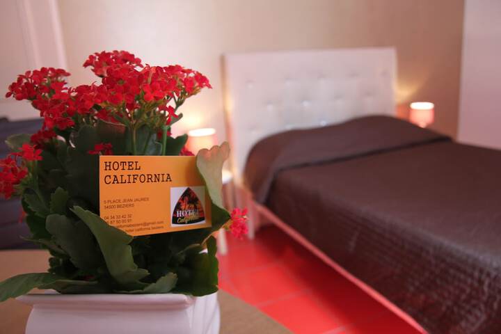 Hotel California in Béziers