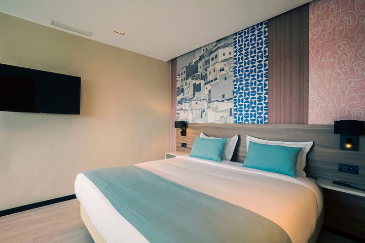 Room 32 of 112