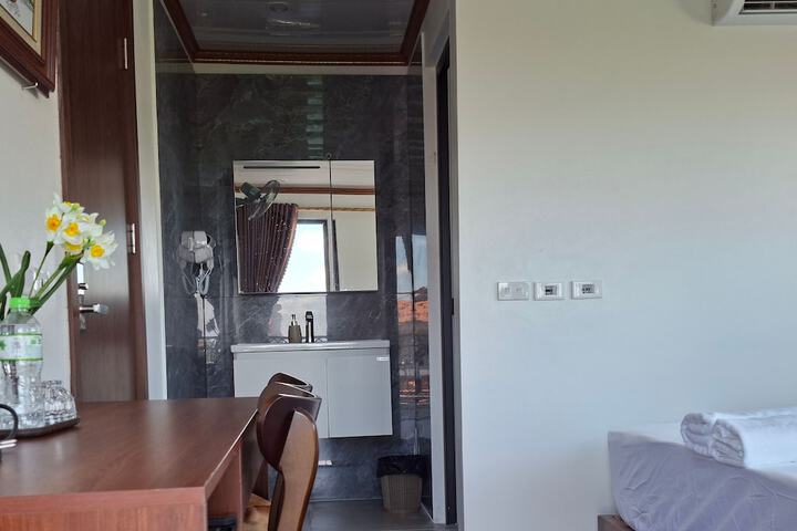 Room 6 of 29