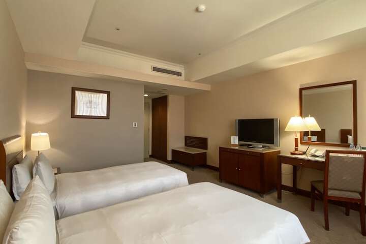 Room 29 of 76