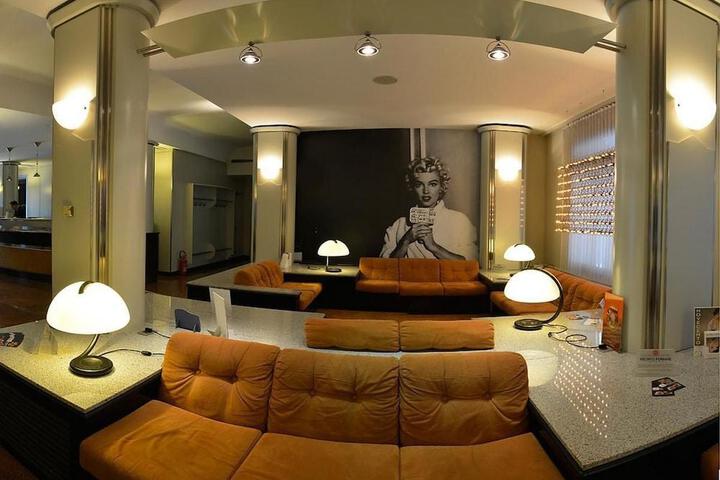 General 6 of 8