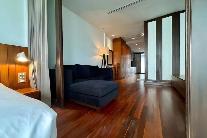 Room 13 of 23
