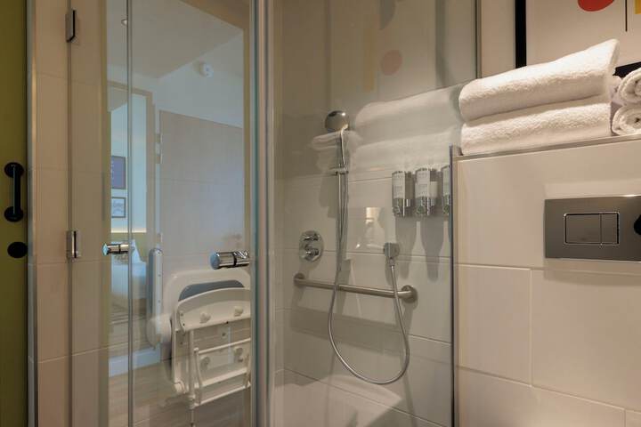 Room 20 of 25