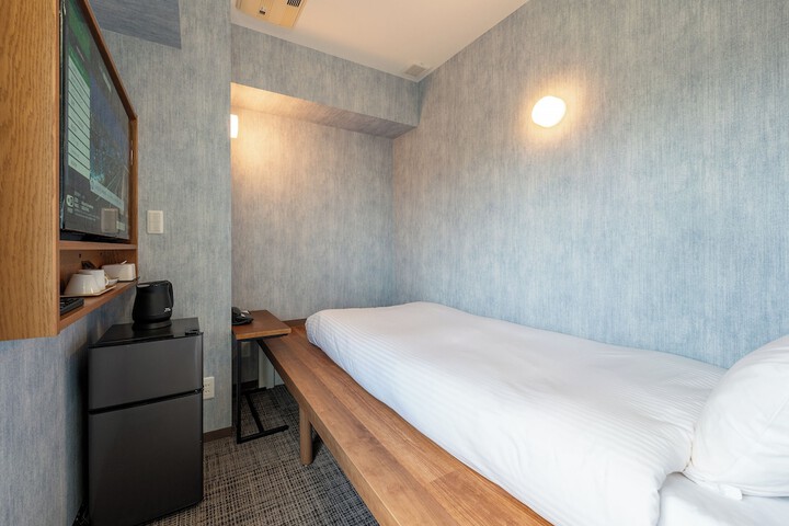 Room 16 of 105