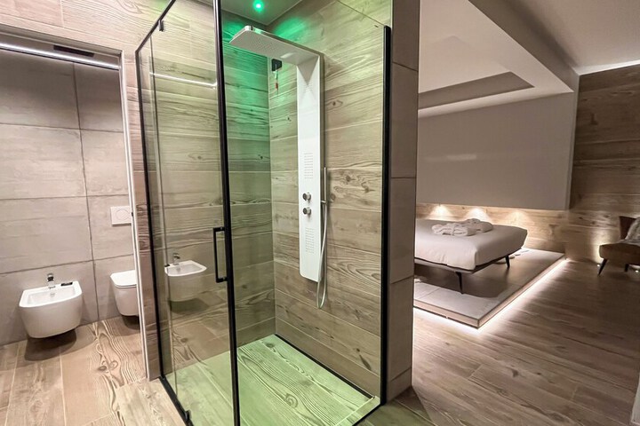 Room 60 of 64