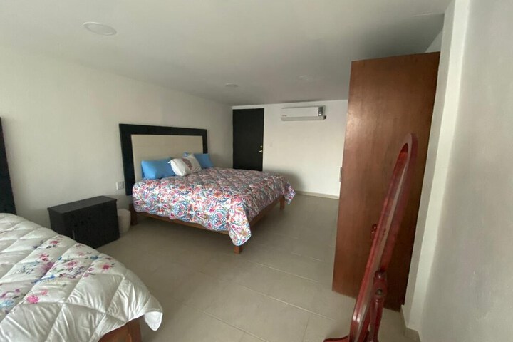 Room 14 of 28
