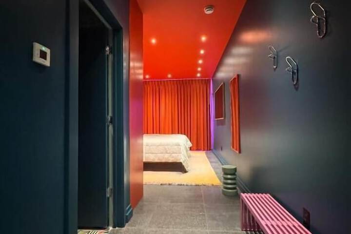 Room 6 of 13
