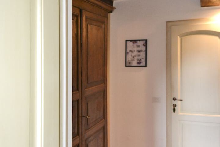 Room 16 of 32