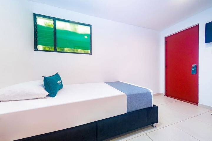 Room 9 of 20