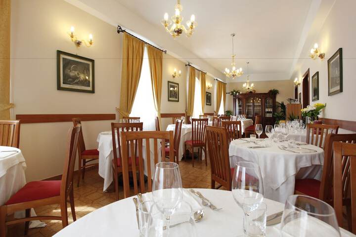 Dining 45 of 74