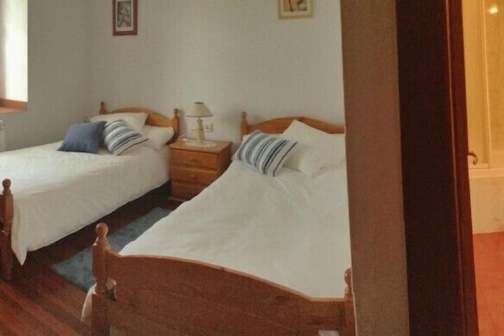 Room 4 of 36