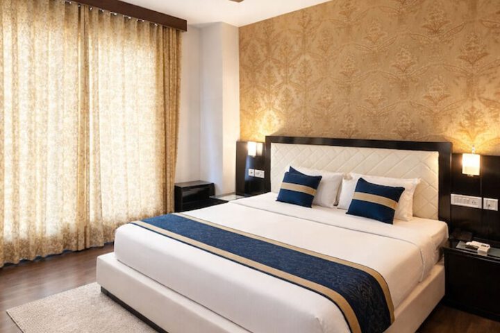 Room 42 of 75
