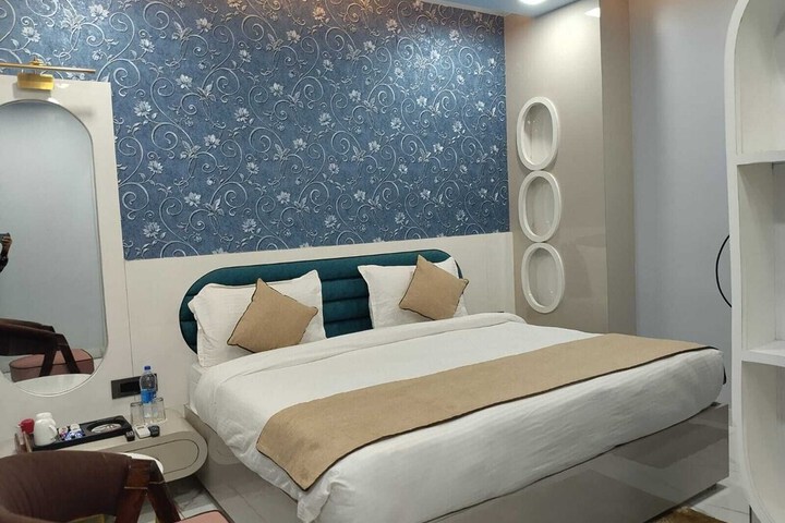 Room 3 of 6
