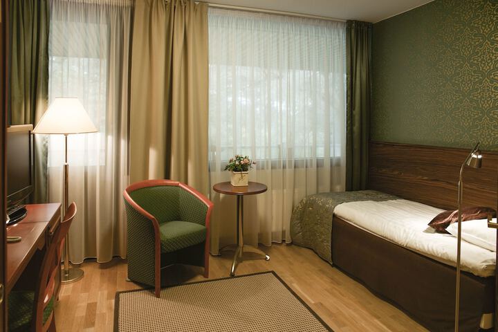 Room 16 of 65