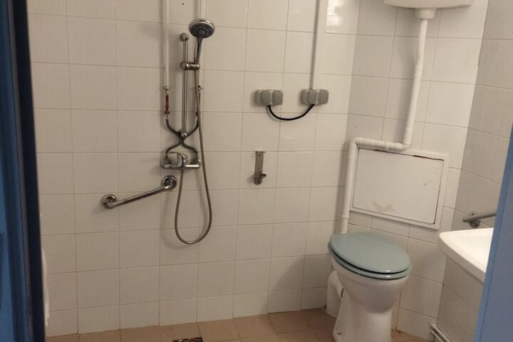 Room 5 of 7