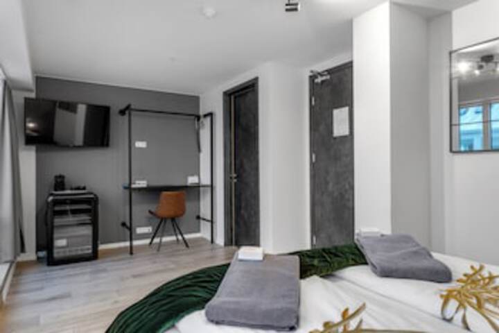 Room 121 of 219