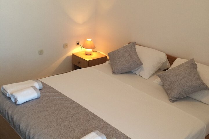 Room 12 of 65