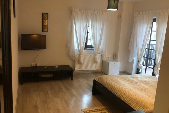 Room 14 of 32