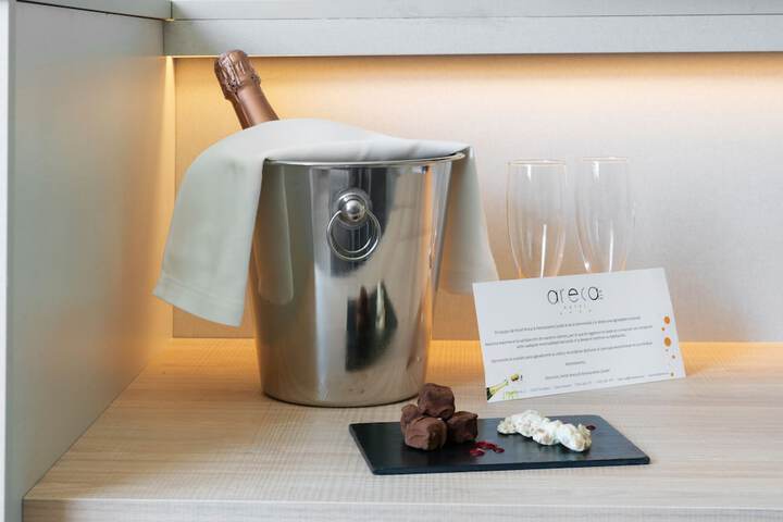 Champagne service
