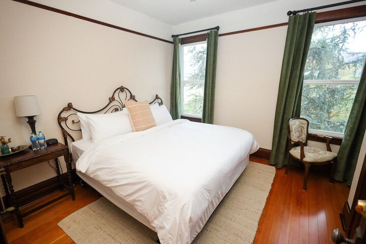 Room 5 of 49