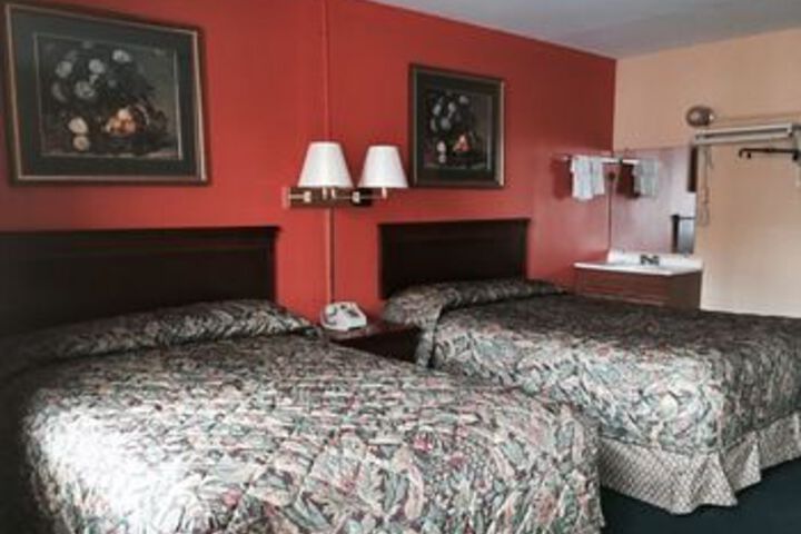 Room 25 of 28