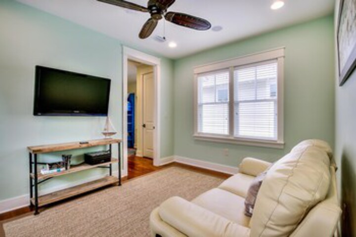 Room 12 of 27