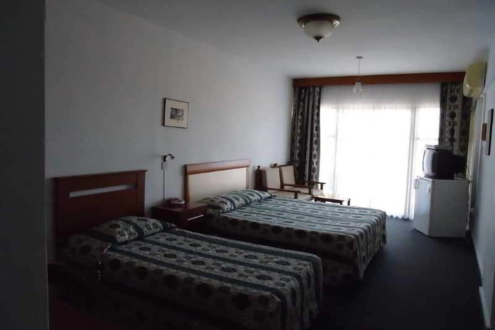 Room 2 of 6