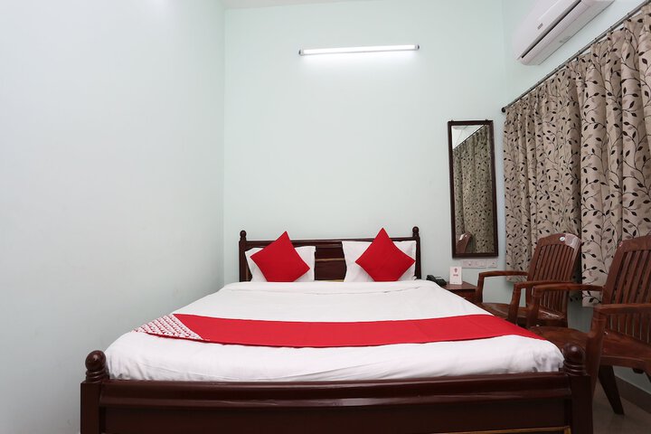 Room 7 of 12