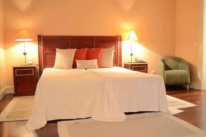 Room 10 of 76