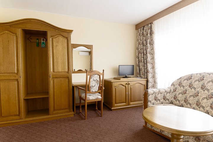 Room 11 of 51