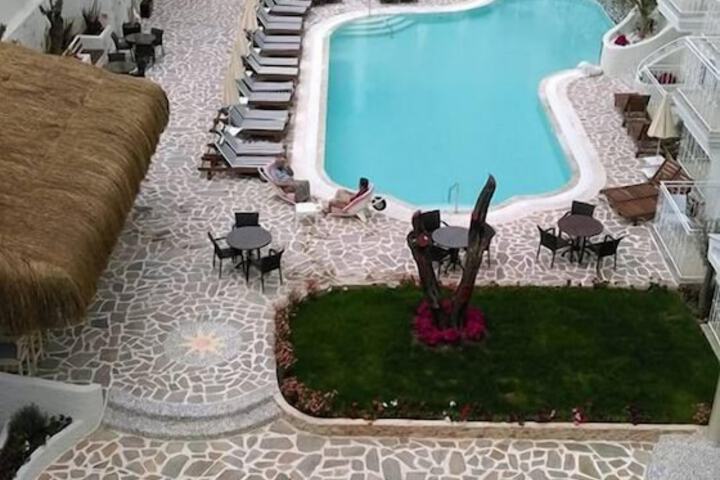 Pool Hotel