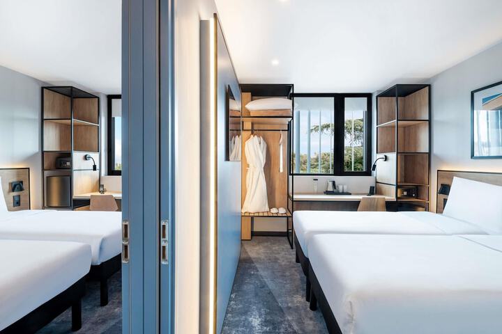 Room 8 of 53