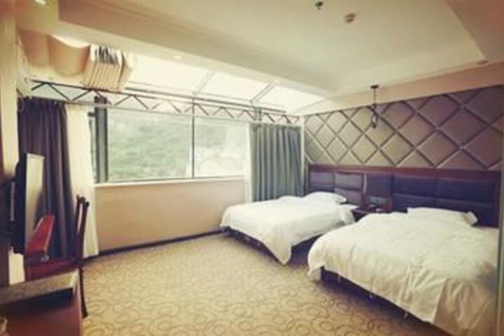 Room 21 of 32