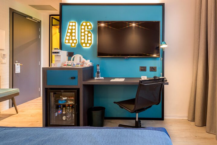 Room 11 of 65