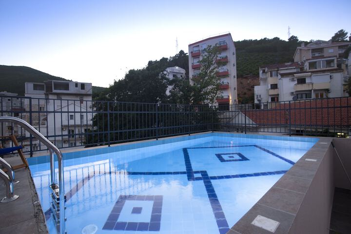 Pool 46 of 71