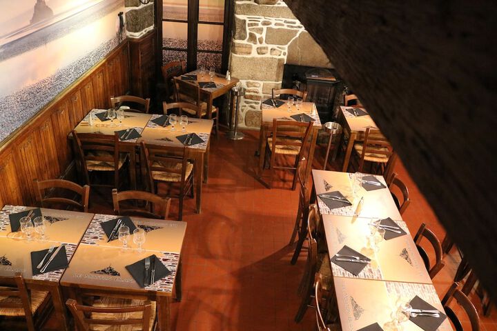 Dining 82 of 94