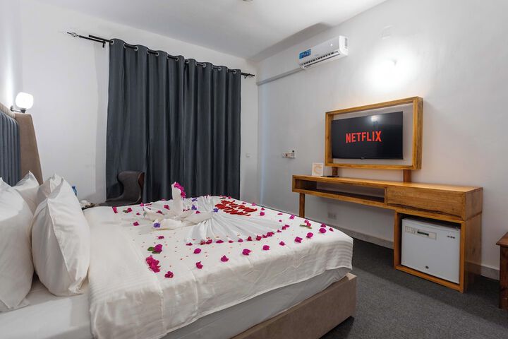 Room 42 of 163