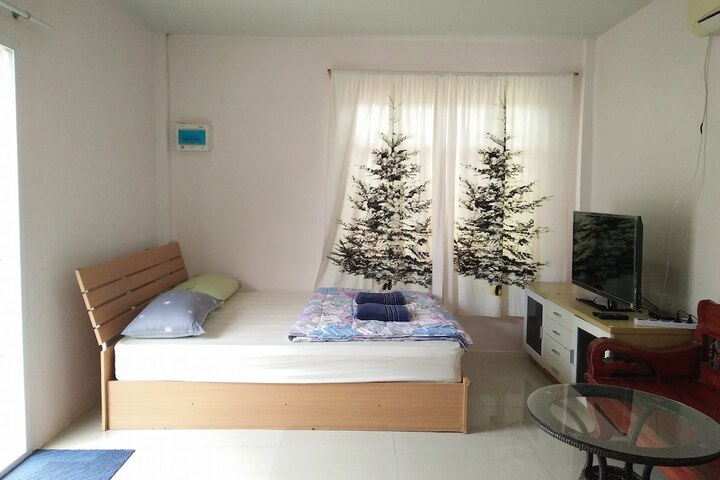 Room 4 of 13