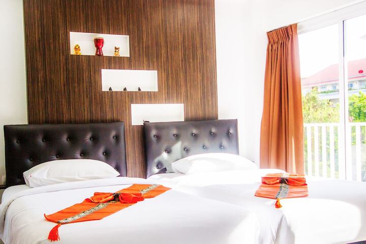 Room 10 of 42