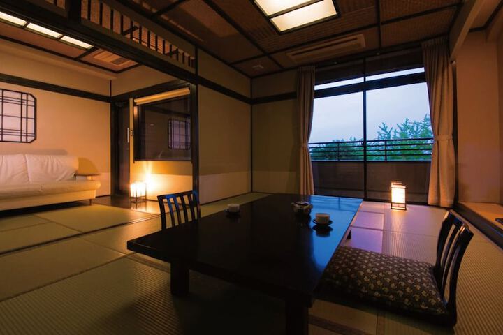 Room 5 of 53