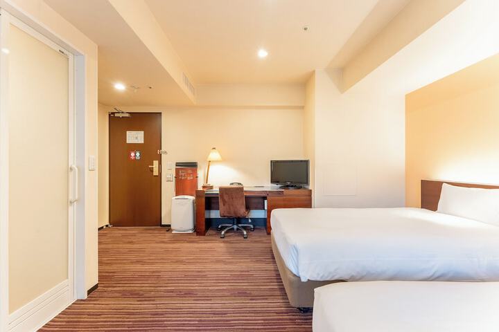 Room 8 of 55