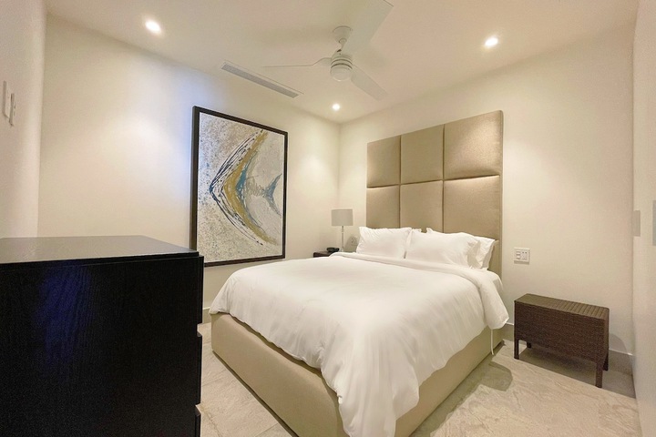 Room 6 of 270