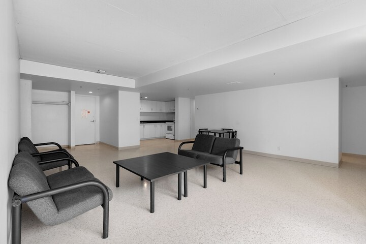 Room 22 of 42