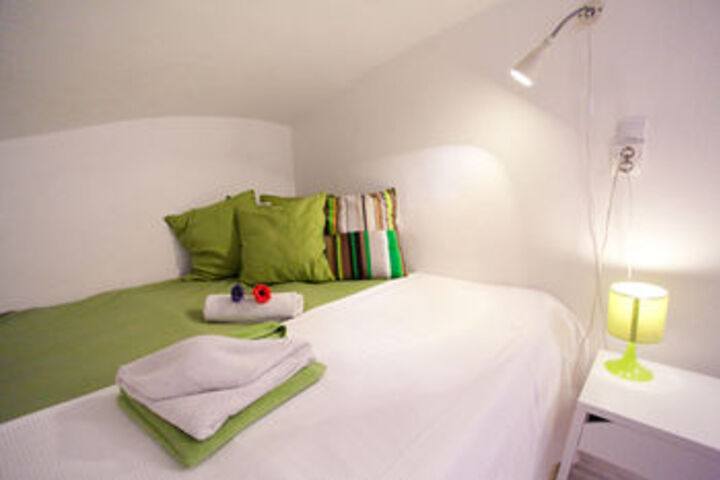 Room 10 of 18