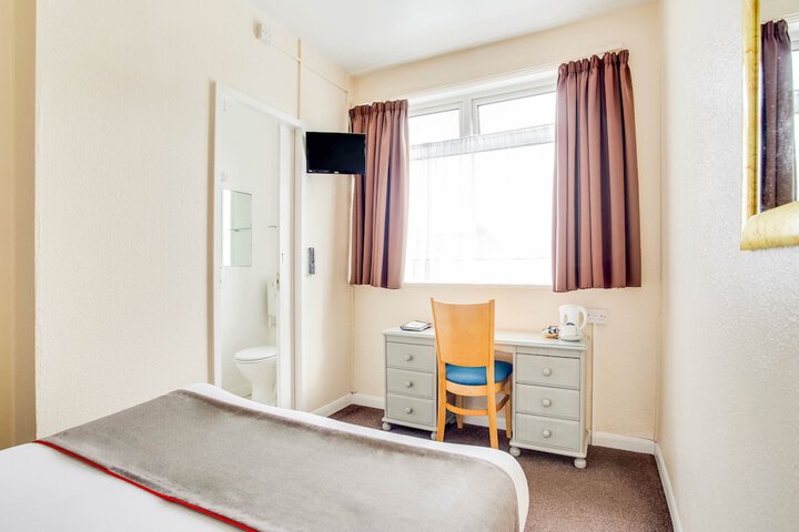 Room 5 of 74