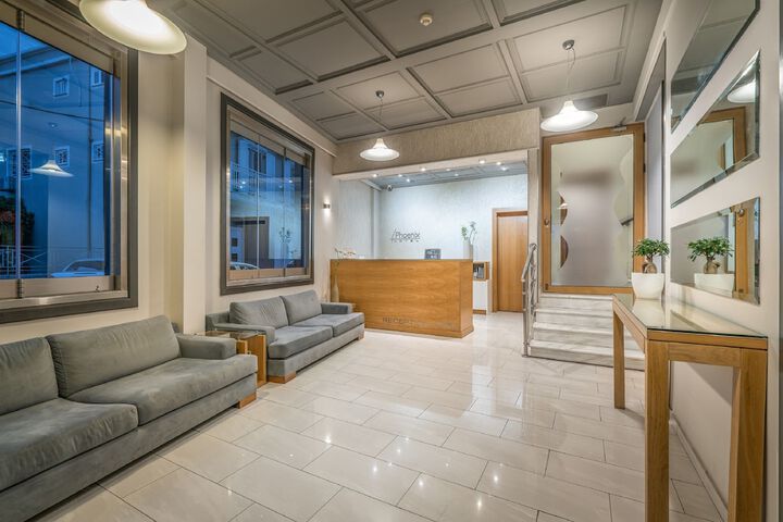 Entrance & Lobby